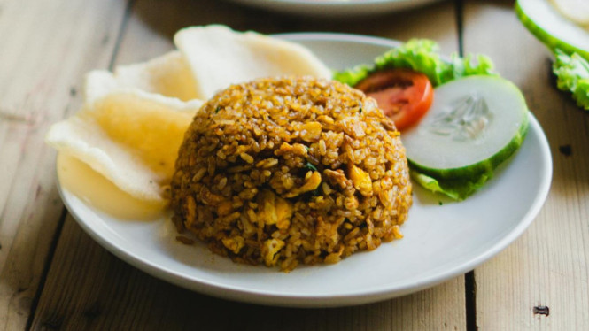 Nasi Goreng Demit: Rasa yang Menggigit Jiwa di Hati Cilacap